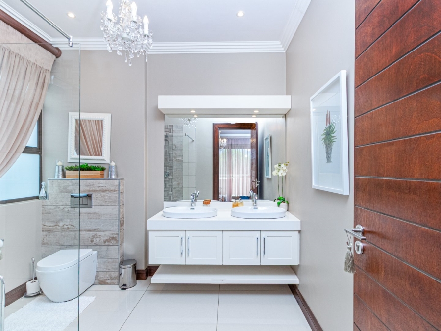 5 Bedroom Property for Sale in Pecanwood Estate North West